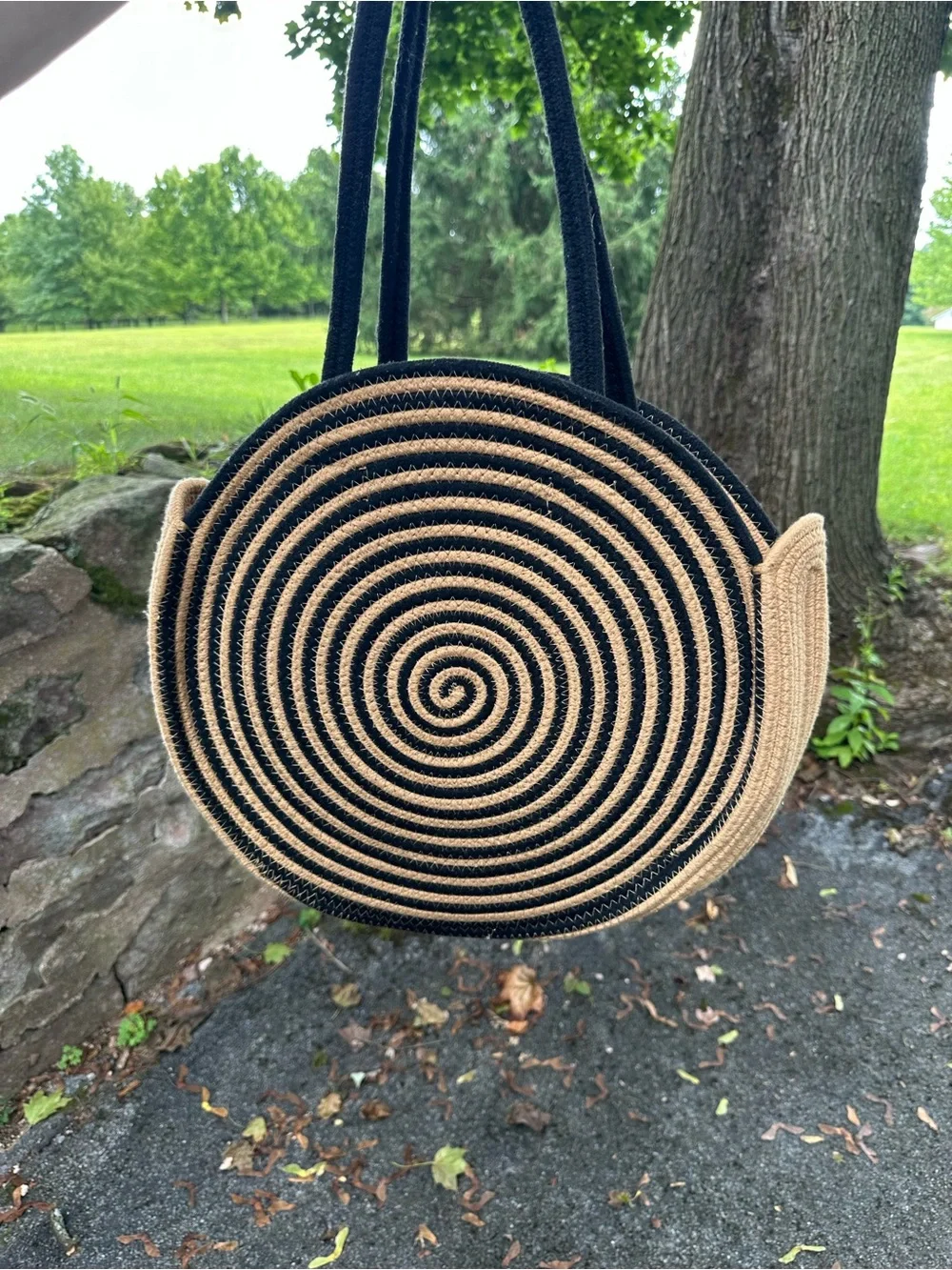 Universal Thread Black and Natural Spiral Round Shoulder Bag
